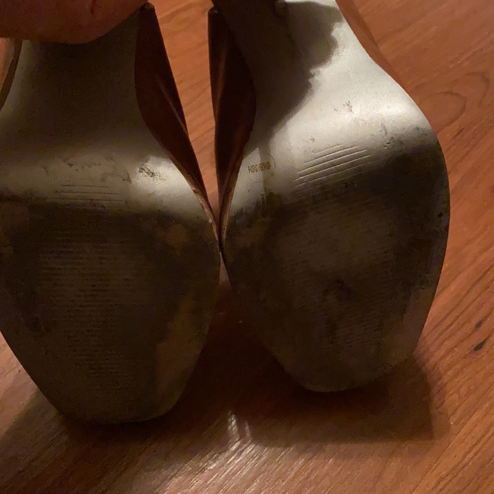 Heels - Picture 6 of 6